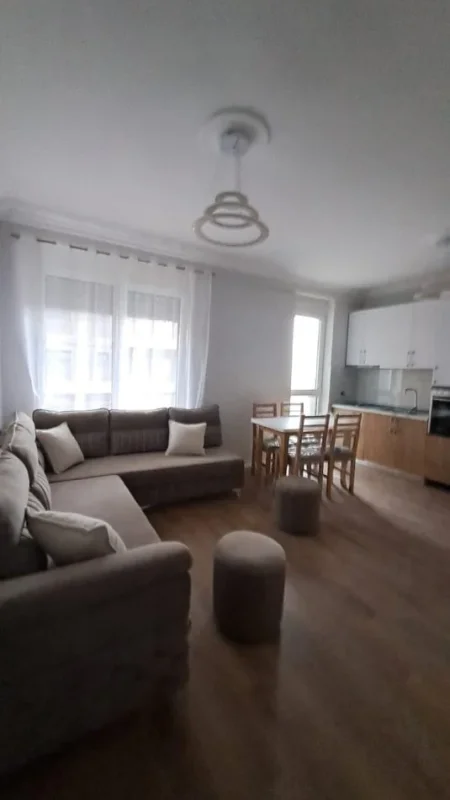 Tirane, jepet me qera apartament 1+1 Kati 3, 65 m² 599 € (ISH FUSHA AVIACIONIT)