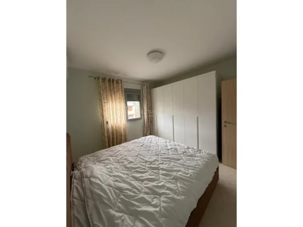 Tirane, shitet apartament 1+1 Kati 4, 54 m² 125.000 € (Oxhaku)