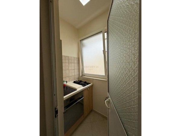 Tirane, shitet apartament 1+1 Kati 4, 54 m² 125.000 € (Oxhaku)