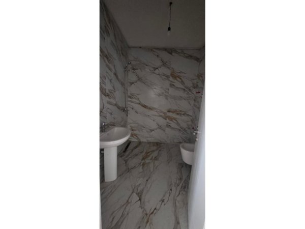 Tirane, jepet me qera apartament 1+1 Kati 3, 72 m² 400 € (Bulevardi i ri)