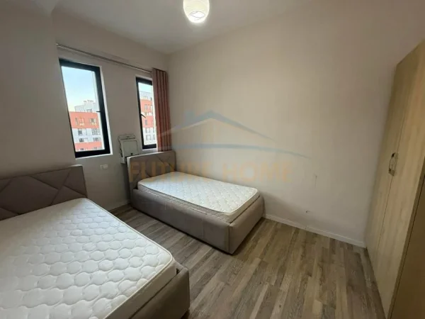 Tirane, jepet me qera apartament 2+1 Kati 5, 98 m² 570 € (UNAZA E RE)