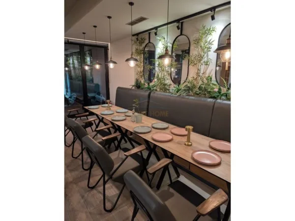 Tirane, shitet bar-kafe Kati 0, 176 m² (Prane Pallatit me Shigjeta)