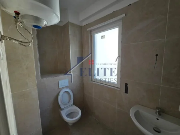 Tirane, shitet apartament 2+1+Ballkon Kati 6, 122 m² 188.139 € (Rruga Dritan Hoxha)