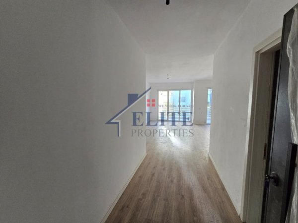 Tirane, shitet apartament 2+1+Ballkon Kati 6, 122 m² 188.139 € (Rruga Dritan Hoxha)
