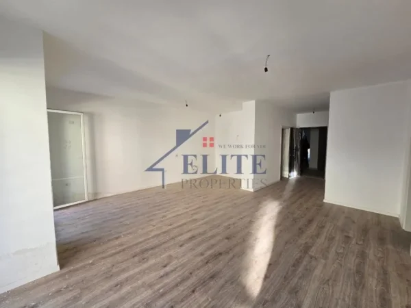 Tirane, shitet apartament 2+1+Ballkon Kati 6, 122 m² 188.139 € (Rruga Dritan Hoxha)