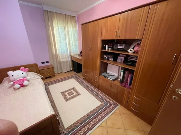 Tirane, jepet me qera apartament 2+1 Kati 10, 100 m² 1.000 € (Stadiumi Air Albania)