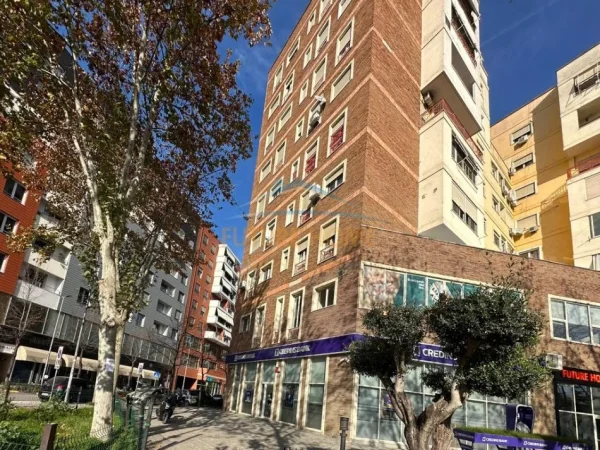 Tirane, jepet me qera ambjent biznesi Kati 0, 1.340 m² 13.400 € (Prane Kompleksit Delijorgji)