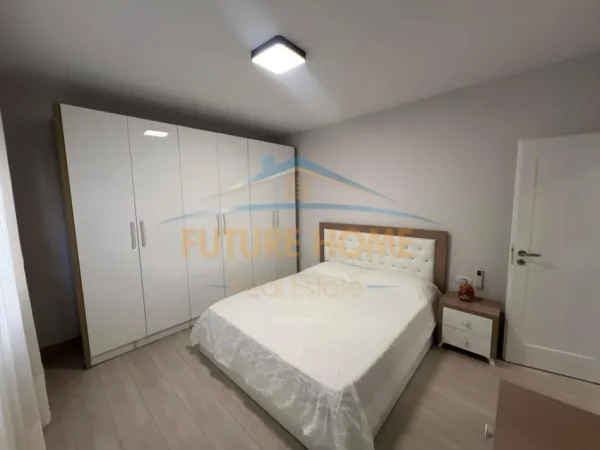 Tirane, jepet me qera apartament 1+1+Ballkon Kati 4, 50 m² 730 € (Rruga e Elbasanit)