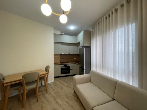 Tirane, jepet me qera apartament 1+1 Kati 8, 50 m² 600 € (Rruga Tefta Tashko)