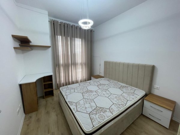 Tirane, jepet me qera apartament 1+1 Kati 8, 50 m² 600 € (Rruga Tefta Tashko)