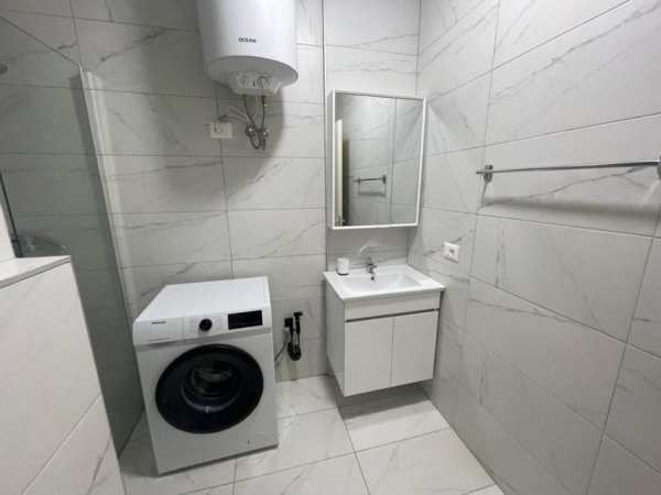 Tirane, jepet me qera apartament 1+1 Kati 8, 50 m² 600 € (Rruga Tefta Tashko)