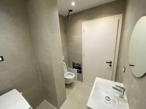 Tirane, shitet apartament 1+1 Kati 5, 62 m² (Komuna e Parisit)