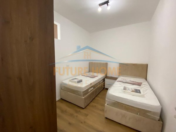 Tirane, jepet me qera apartament 2+1 Kati 8, 77 m² 900 € 