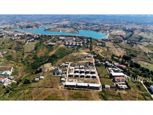 Tirane, shitet Vile Kati 2, 337 m² 801.445 € (Farke)