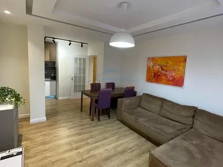 Tirane, jepet me qera apartament 2+1+Ballkon Kati 6, 85 m² 1.000 € (Sami Frasheri , Bllok)