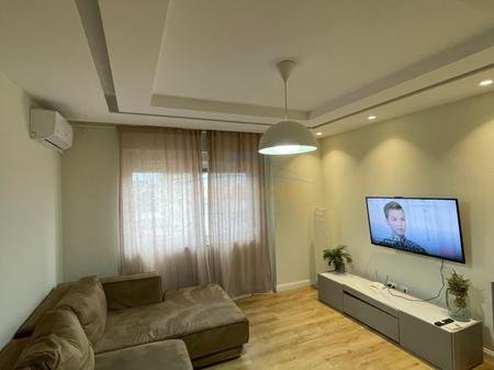 Tirane, jepet me qera apartament 2+1+Ballkon Kati 6, 85 m² 1.000 € (Sami Frasheri , Bllok)