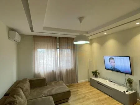 Tirane, jepet me qera apartament 2+1+Ballkon Kati 6, 85 m² 1.000 € (Sami Frasheri , Bllok)