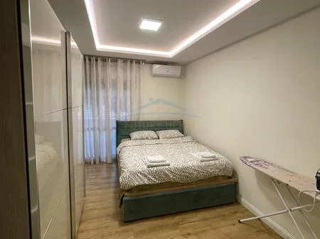 Tirane, jepet me qera apartament 2+1+Ballkon Kati 6, 85 m² 1.000 € (Sami Frasheri , Bllok)