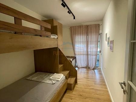 Tirane, jepet me qera apartament 2+1+Ballkon Kati 6, 85 m² 1.000 € (Sami Frasheri , Bllok)