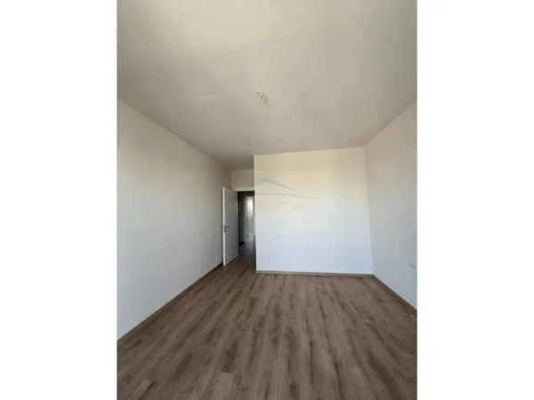 Tirane, shitet apartament 2+1 Kati 8, 106 m² 122.000 € (Univers City)