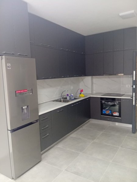 Jepet me Qera Apartament 1+1 ne 5 Maji, pas Concordit,   400 €URO