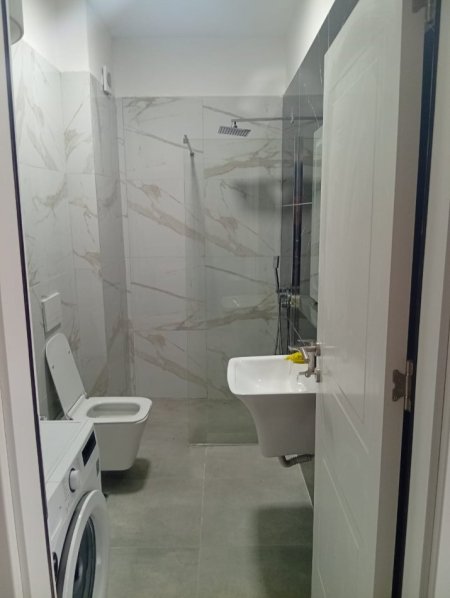 Jepet me Qera Apartament 1+1 ne 5 Maji, pas Concordit,   400 €URO