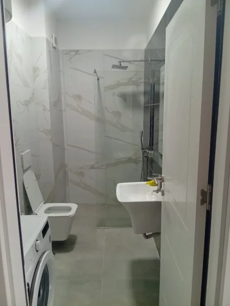 Jepet me Qera Apartament 1+1 ne 5 Maji, pas Concordit,   400 €URO