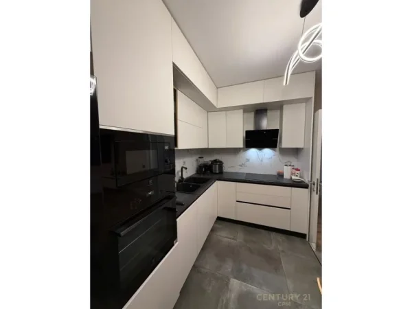 Tirane, shitet apartament 2+1 Kati 1, 112 m² 450.000 € (Komuna e Parisit)