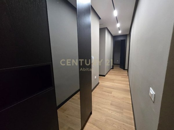 Tirane, shitet apartament 2+1 Kati 4, 114 m² 425.000 € (Komuna e Parisit)