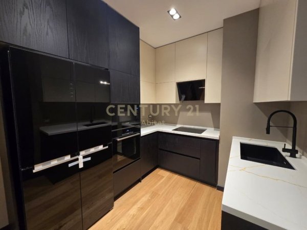 Tirane, shitet apartament 2+1 Kati 4, 114 m² 425.000 € (Komuna e Parisit)