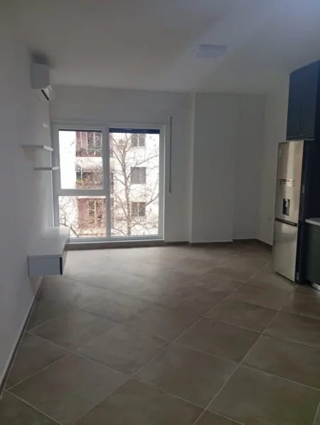 Jepet me Qera Apartament 1+1 ne 5 Maji , pas Concordit,     400 €URO