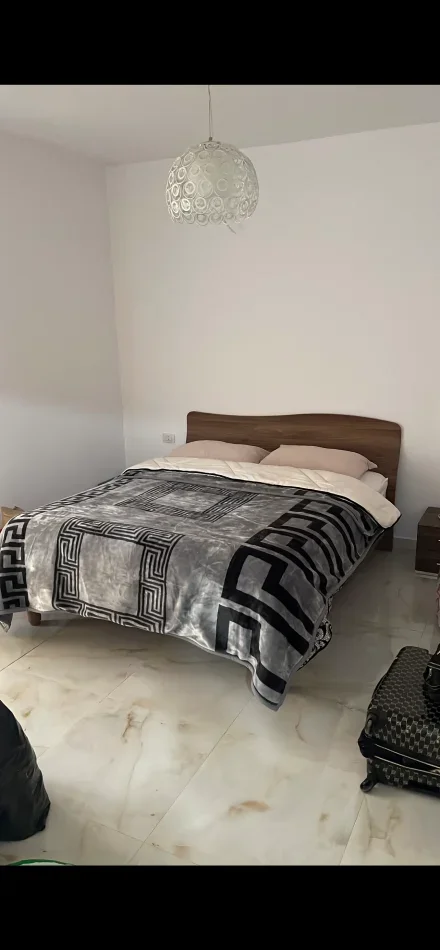 Tirane, ndarje qeraje apartament 1+1+Ballkon Kati 2, 77 m² 500 € (Rruga haxhi isuf banka)