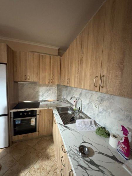 Tirane, jepet me qera apartament 2+1+Ballkon Kati 6, 6 m² 450 € (rruga 5 Maj, concord center)
