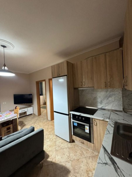 Tirane, jepet me qera apartament 2+1+Ballkon Kati 6, 6 m² 450 € (rruga 5 Maj, concord center)