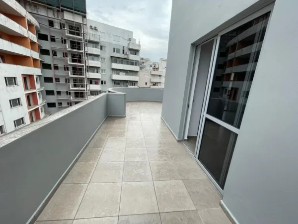 Tirane, shitet apartament 1+1 Kati 7, 123 m² 120.000 € (Pallatet e Verdha)