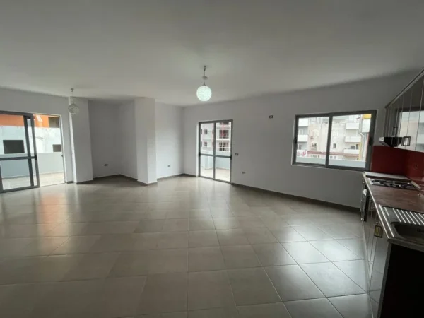 Tirane, shitet apartament 1+1 Kati 7, 123 m² 120.000 € (Pallatet e Verdha)