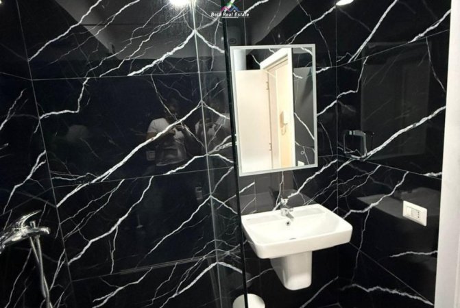 Tirane, jepet me qera apartament 1+1 Kati 6, 65 m² 550 € (Rruga e Elbasanit)