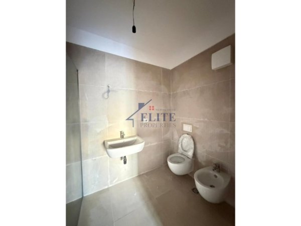 Tirane, jepet me qera zyre Kati 1, 128 m² 2.100 € (Prane Lion Park 1)