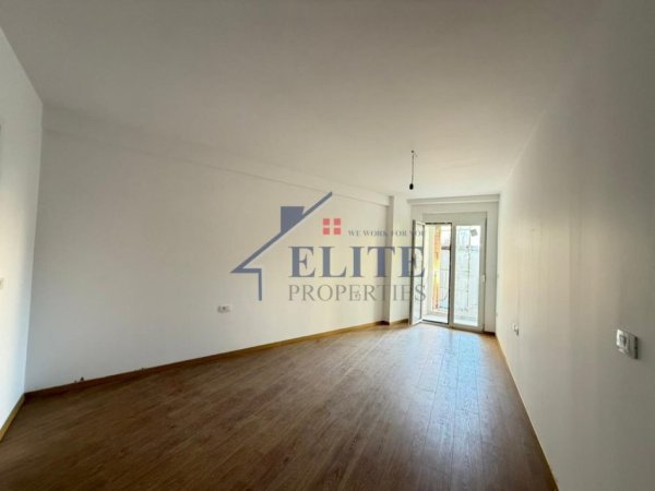 Tirane, jepet me qera zyre Kati 1, 128 m² 2.100 € (Prane Lion Park 1)