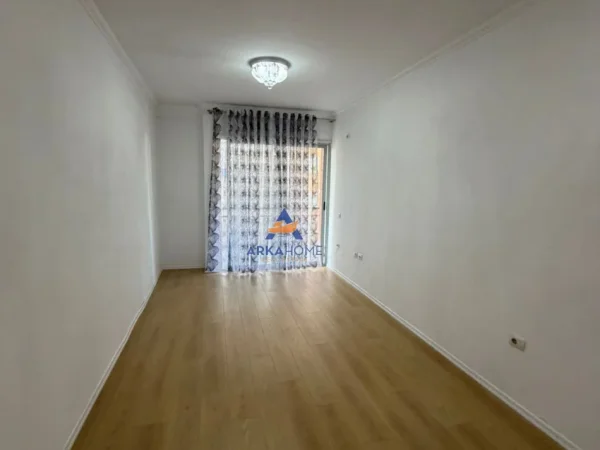 Tirane, shitet apartament 2+1+Ballkon Kati 3, 75 m² 112.000 € (FRESK)