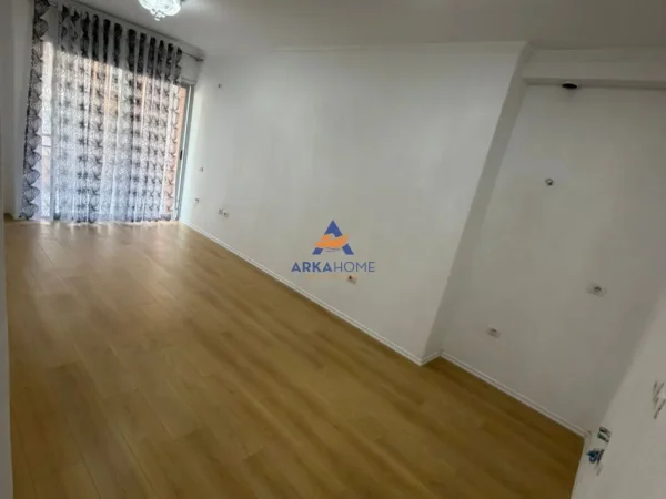 Tirane, shitet apartament 2+1+Ballkon Kati 3, 75 m² 112.000 € (FRESK)