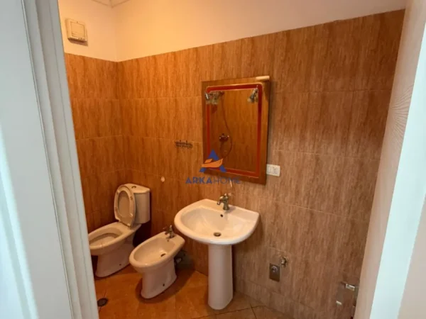 Tirane, shitet apartament 2+1+Ballkon Kati 3, 75 m² 112.000 € (FRESK)