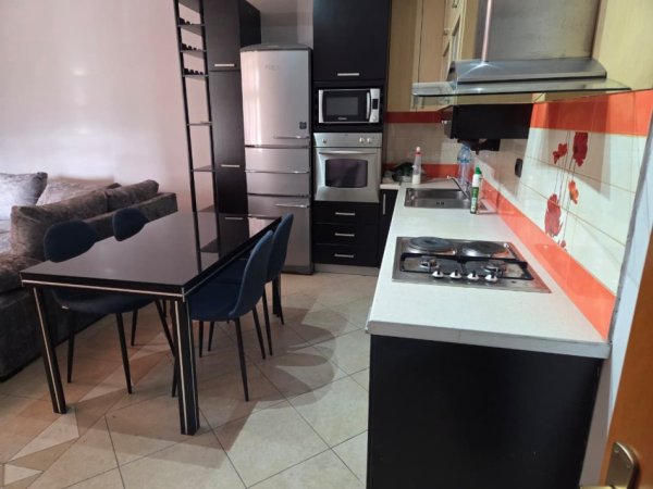 Tirane, jepet me qera apartament 2+1 Kati 6, 106 m² 700 € (Rruga Siri Kodra)