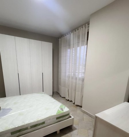 Tirane, jepet me qera apartament 1+1 Kati 15, 50 m² 550 € (Qender)