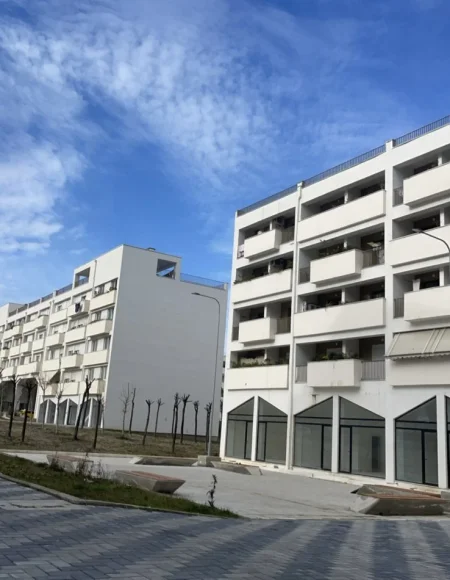 Tirane, shes apartament 3+1+Ballkon Kati 3, 127 m² 205.000 € (Rruga 5 maji)