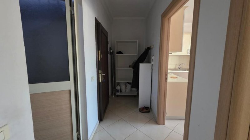 Tirane, jepet me qera apartament 1+1 Kati 7, 70 m² 450 € (Astir)