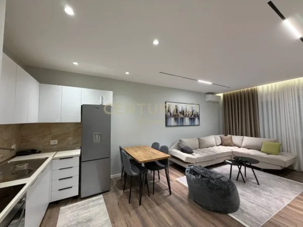 Tirane, jepet me qera apartament 1+1+Ballkon Kati 5, 75 m² 550 € (Bar Artisti Unaza e Re)