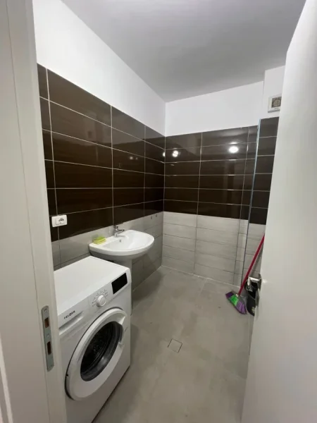 Tirane, jepet me qera apartament 2+1+Ballkon Kati 6, 100 m² 650 € (Don Bosko)