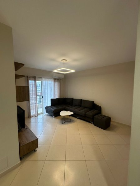 Tirane, jepet me qera apartament 2+1+Ballkon Kati 6, 110 m² 650 € (Don Bosko)