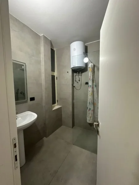 Tirane, jepet me qera apartament 2+1+Ballkon Kati 6, 110 m² 650 € (Don Bosko)
